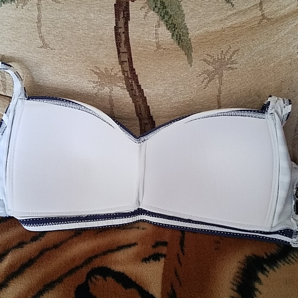 NIP TUCK SWIM TOP - Picture 5 of 5